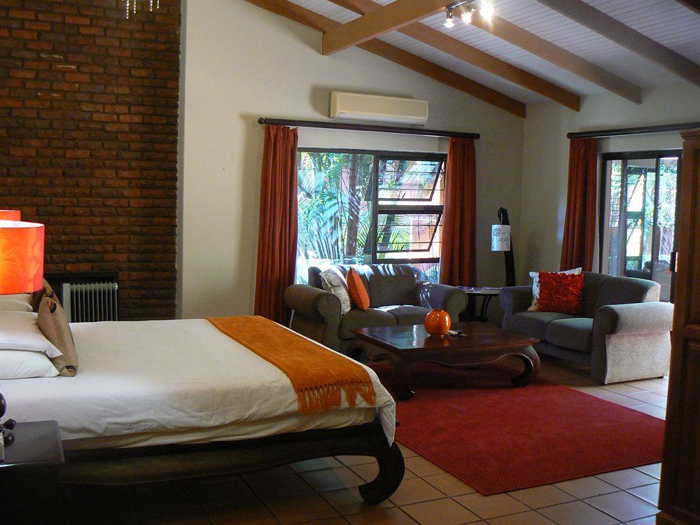 La Roca Guest House Mbombela Exterior photo
