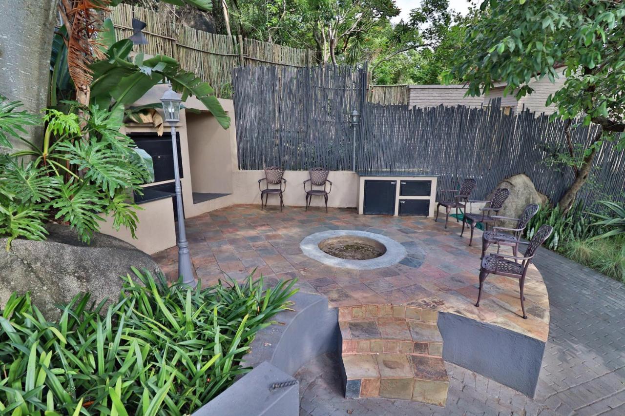 La Roca Guest House Mbombela Exterior photo